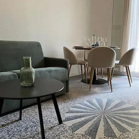 Le Cosy De La Cite Foulc * Nimes